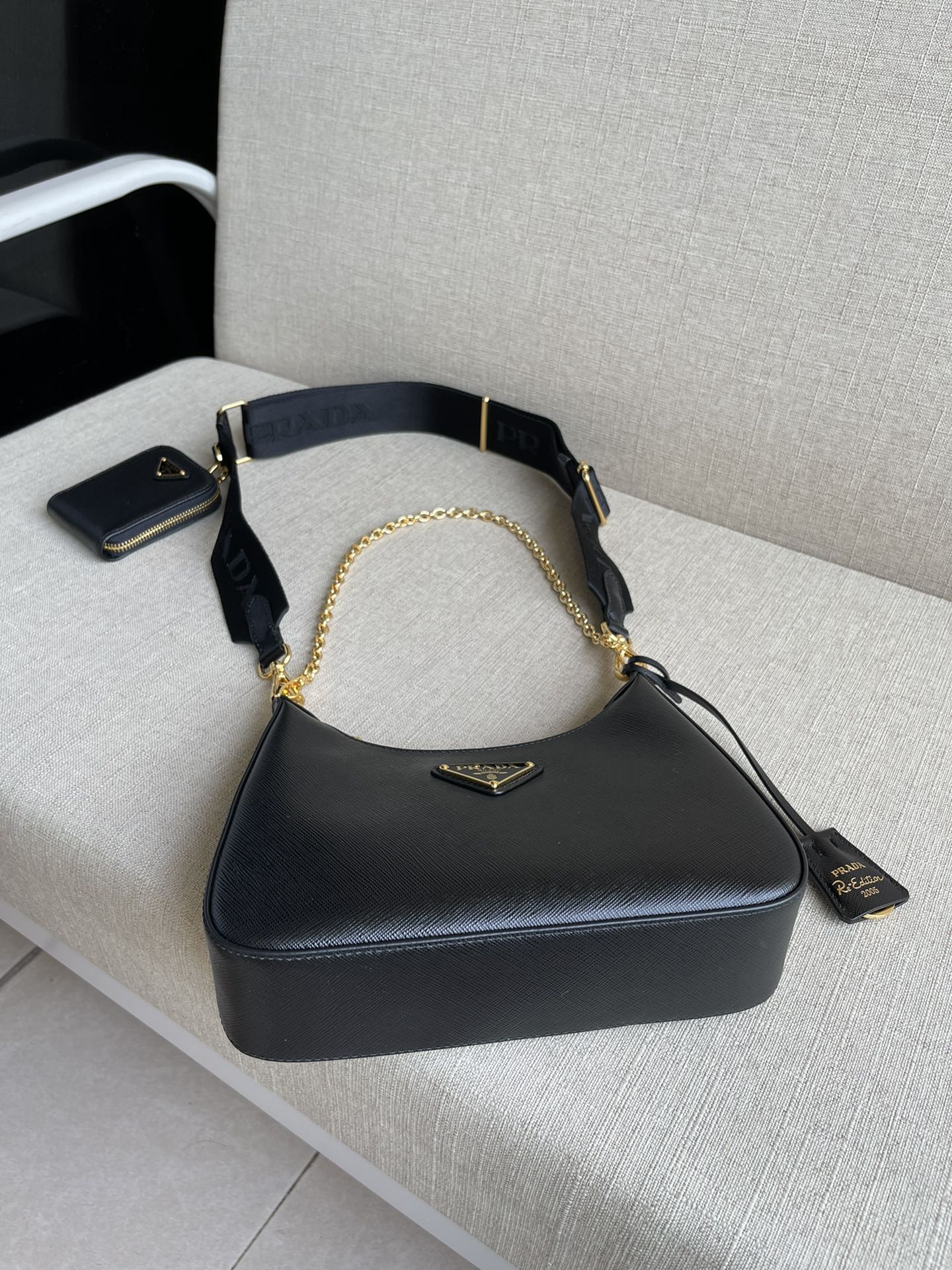 PRADA Re-Edition 2005 Saffiano leather bag Black/Gold Hardware