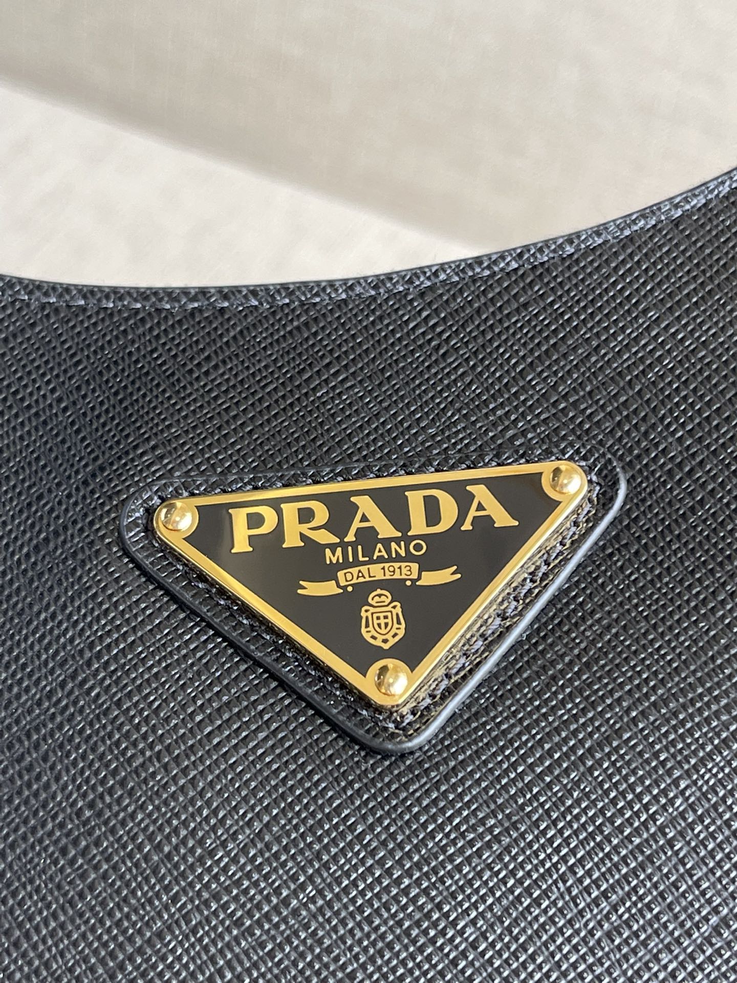 PRADA Re-Edition 2005 Saffiano leather bag Black/Gold Hardware