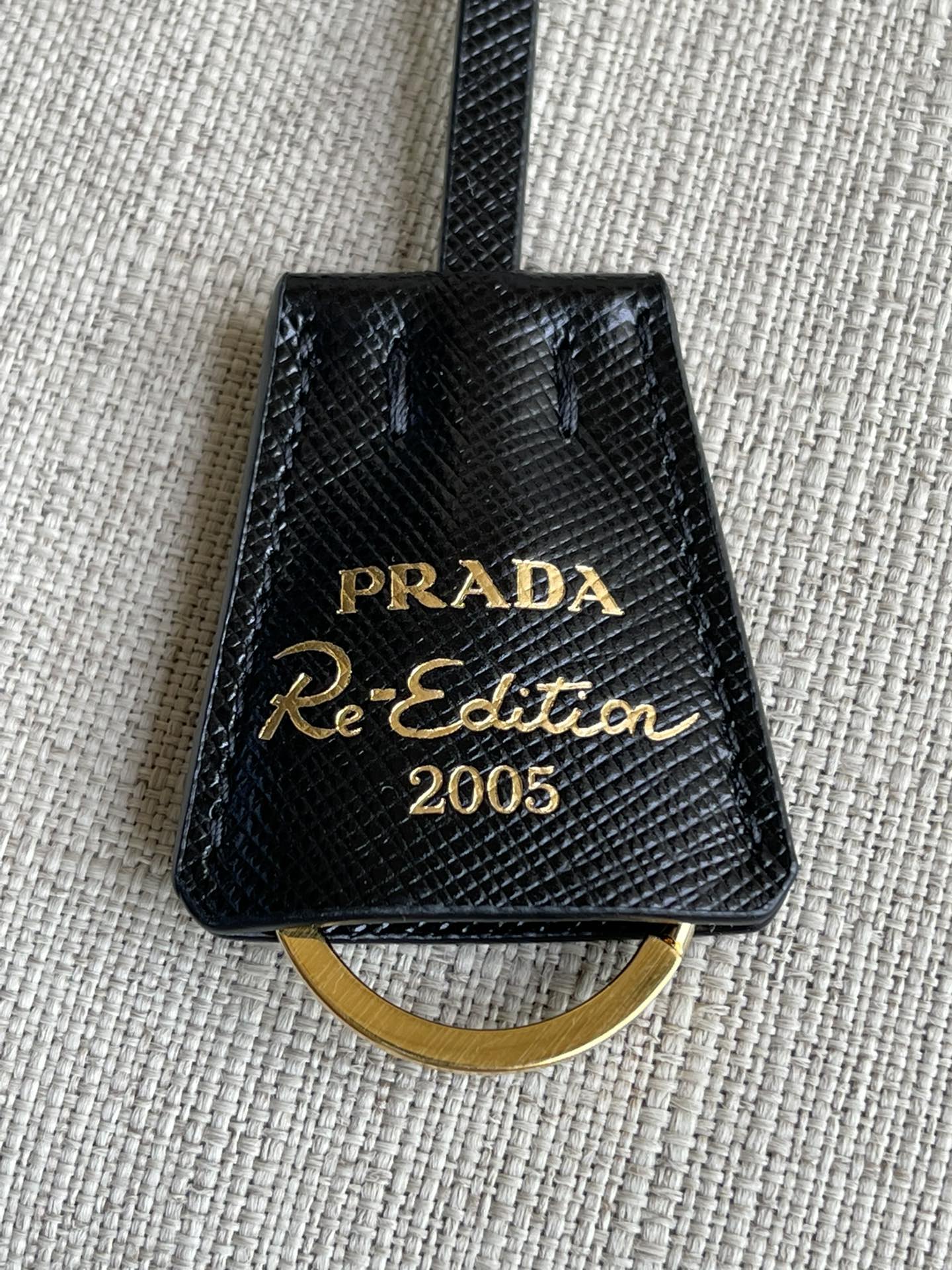 PRADA Re-Edition 2005 Saffiano leather bag Black/Gold Hardware