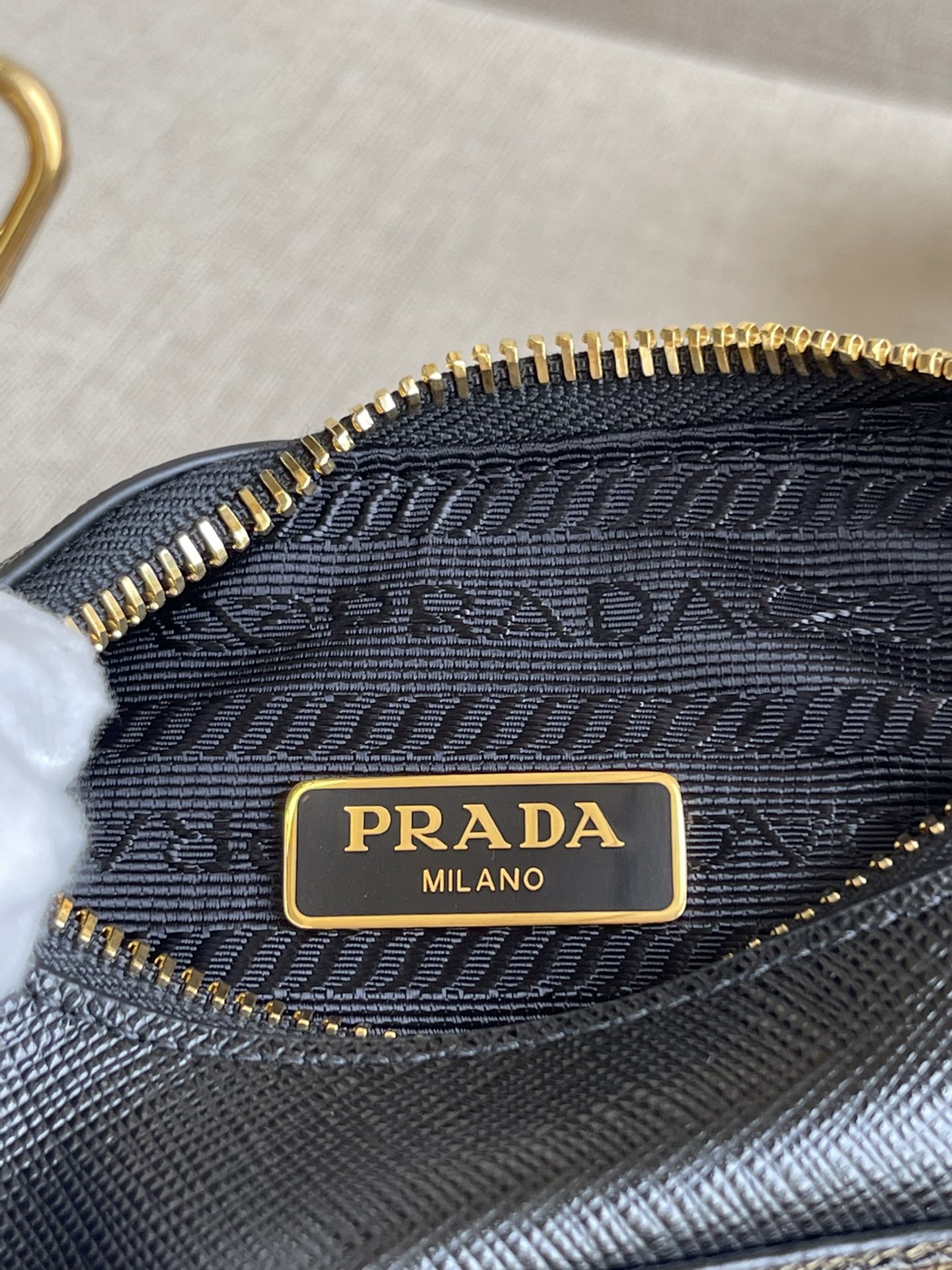 PRADA Re-Edition 2005 Saffiano leather bag Black/Gold Hardware