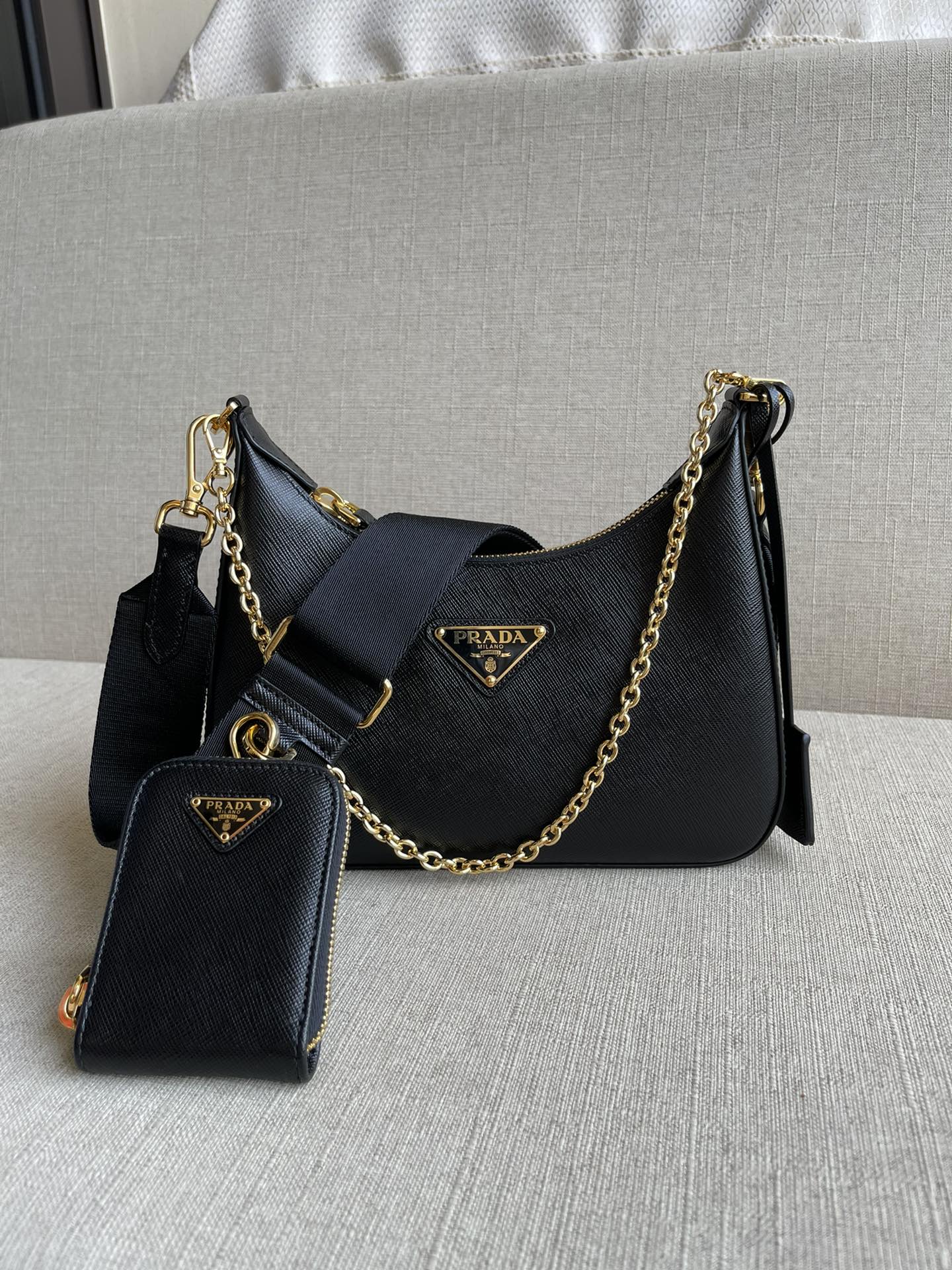 PRADA Re-Edition 2005 Saffiano leather bag Black/Gold Hardware