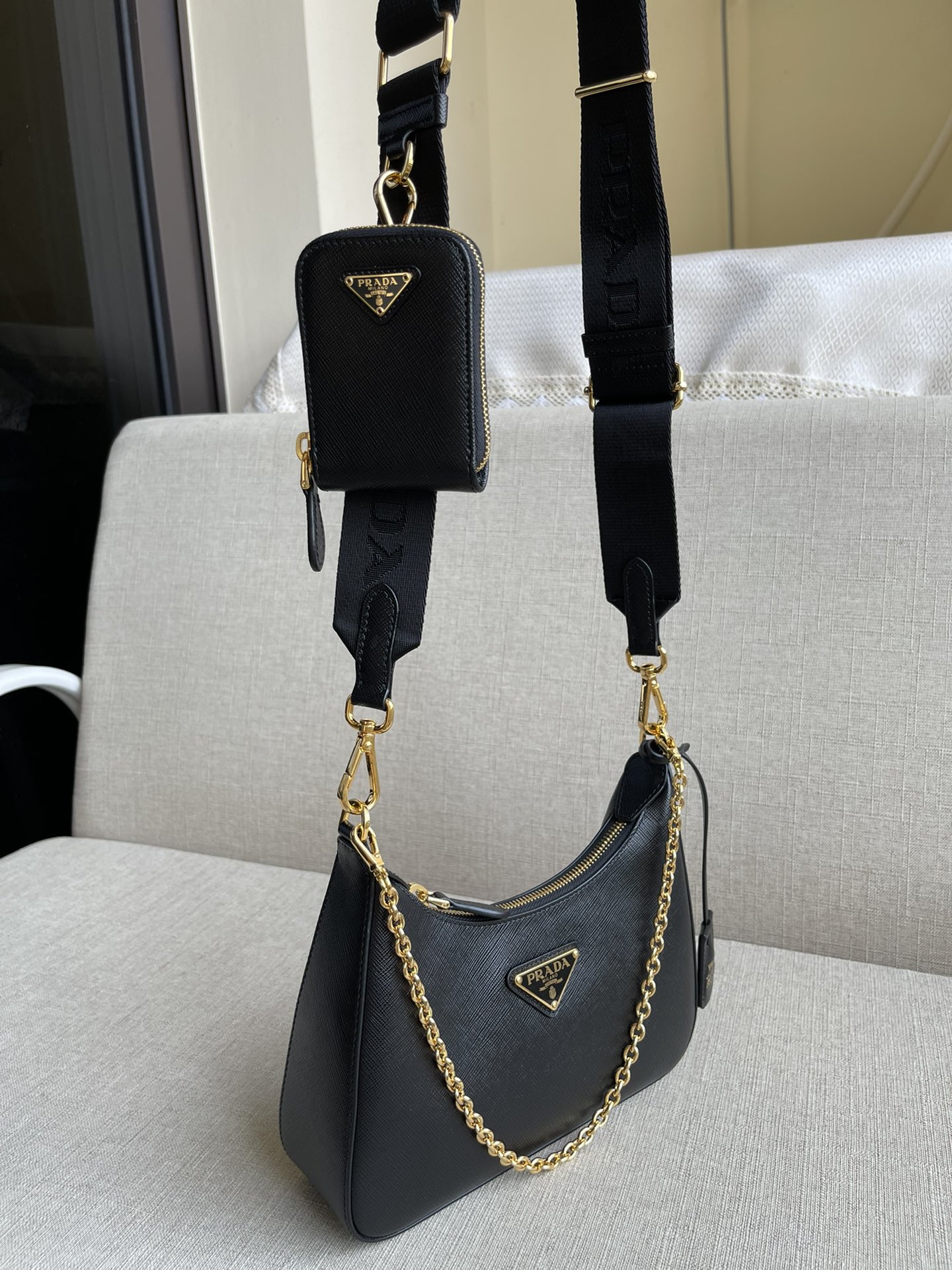 PRADA Re-Edition 2005 Saffiano leather bag Black/Gold Hardware