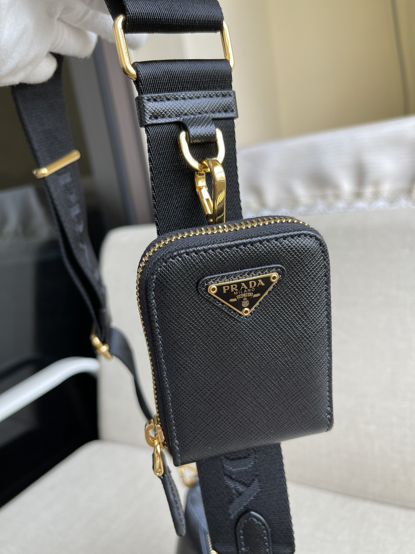 PRADA Re-Edition 2005 Saffiano leather bag Black/Gold Hardware