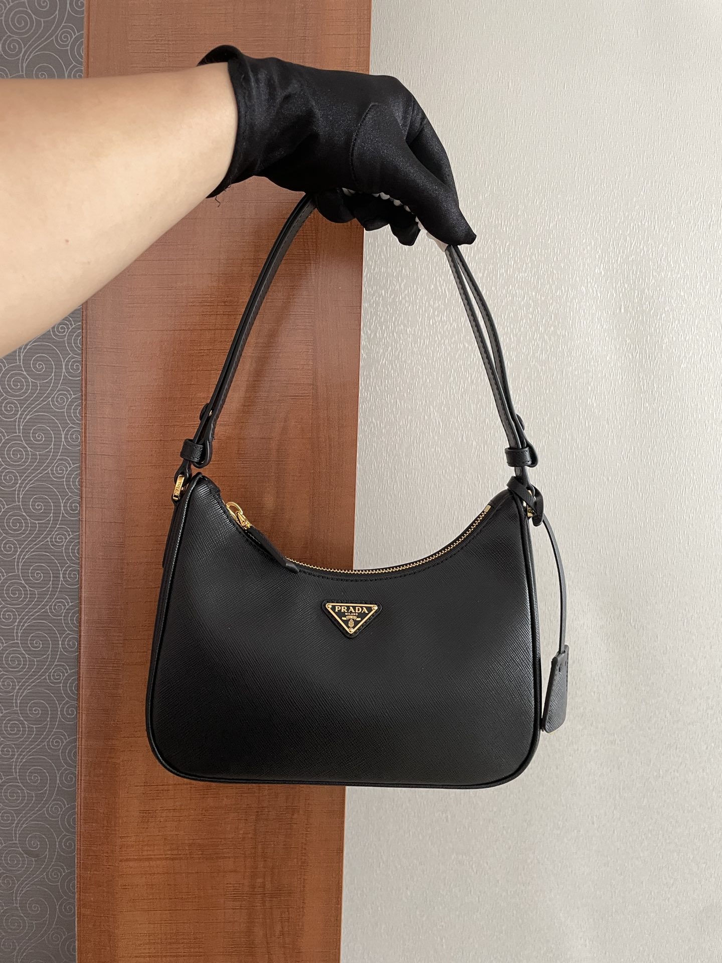 PRADA Re-Edition Saffiano leather mini bag Black/Gold Hardware