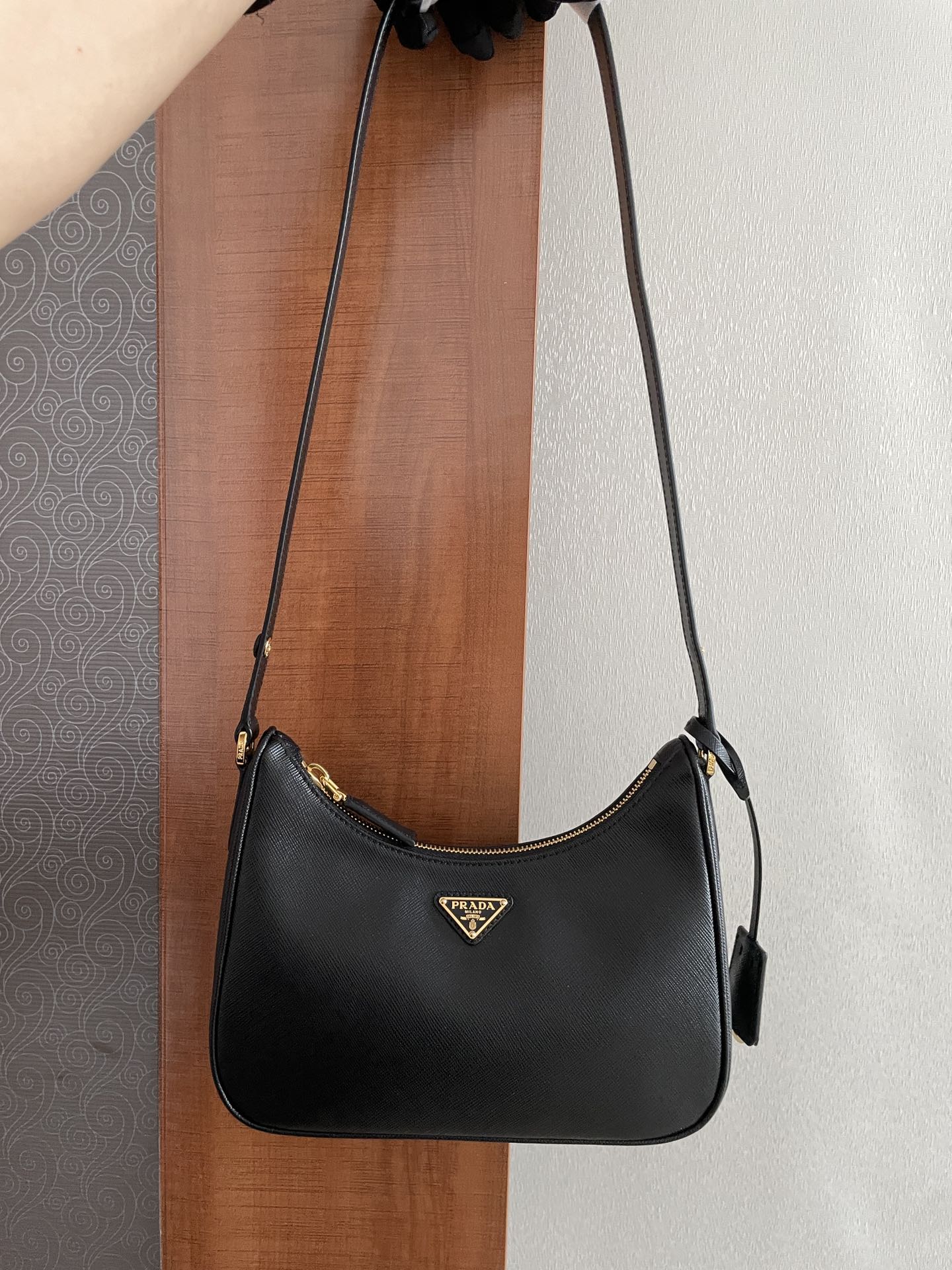 PRADA Re-Edition Saffiano leather mini bag Black/Gold Hardware