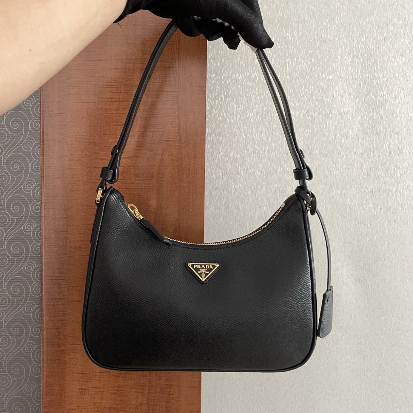 PRADA Re-Edition Saffiano leather mini bag Black/Gold Hardware