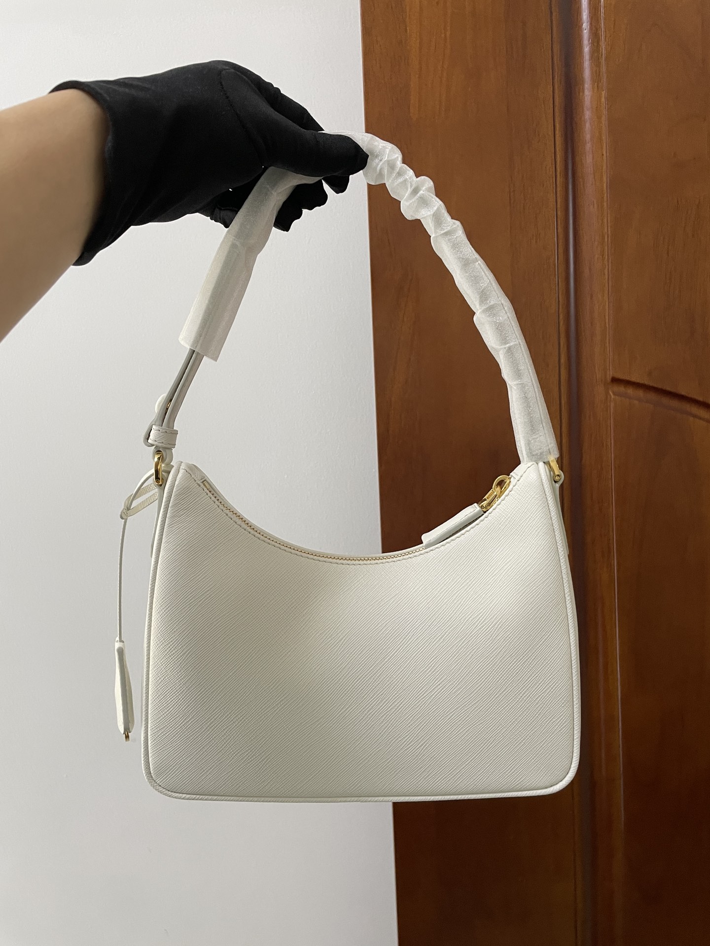 PRADA Re-Edition Saffiano leather mini bag White/Gold Hardware