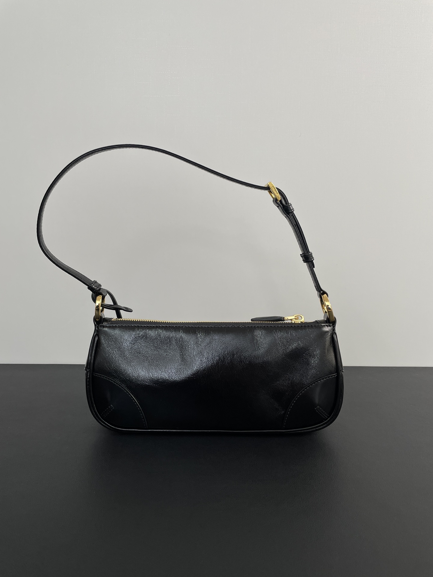 PRADA Re-Edition 2002 small leather shoulder bag Black/Gold Hardware