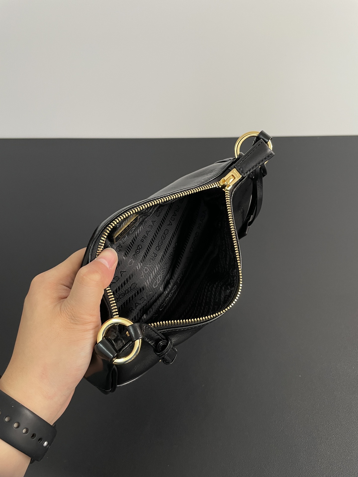 PRADA Re-Edition 2002 small leather shoulder bag Black/Gold Hardware