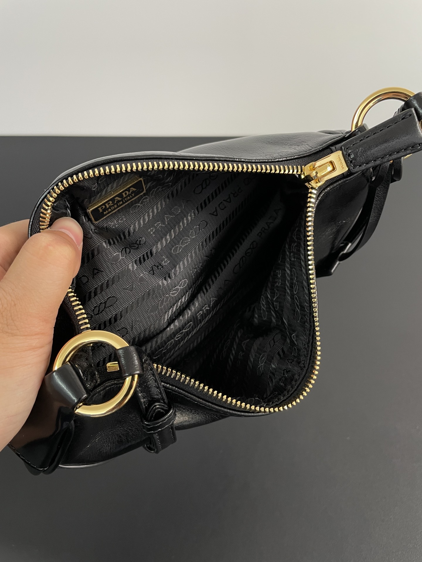 PRADA Re-Edition 2002 small leather shoulder bag Black/Gold Hardware