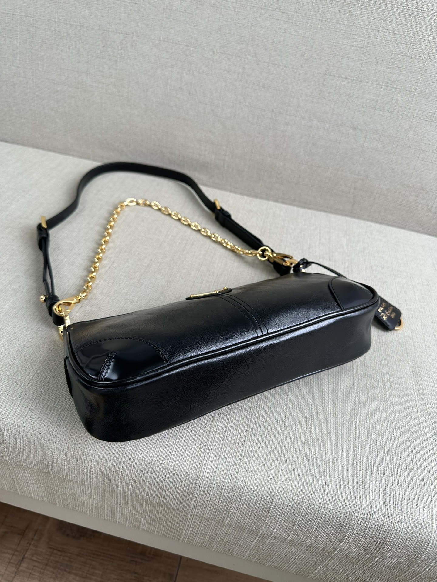 PRADA Re-Edition 2002 medium leather shoulder bag Black/Gold Hardware