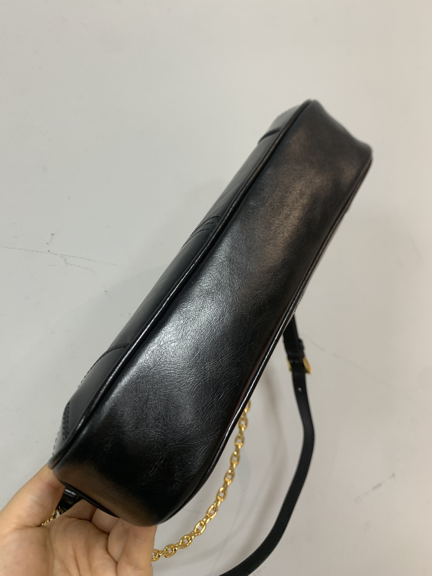 PRADA Re-Edition 2002 medium leather shoulder bag Black/Gold Hardware