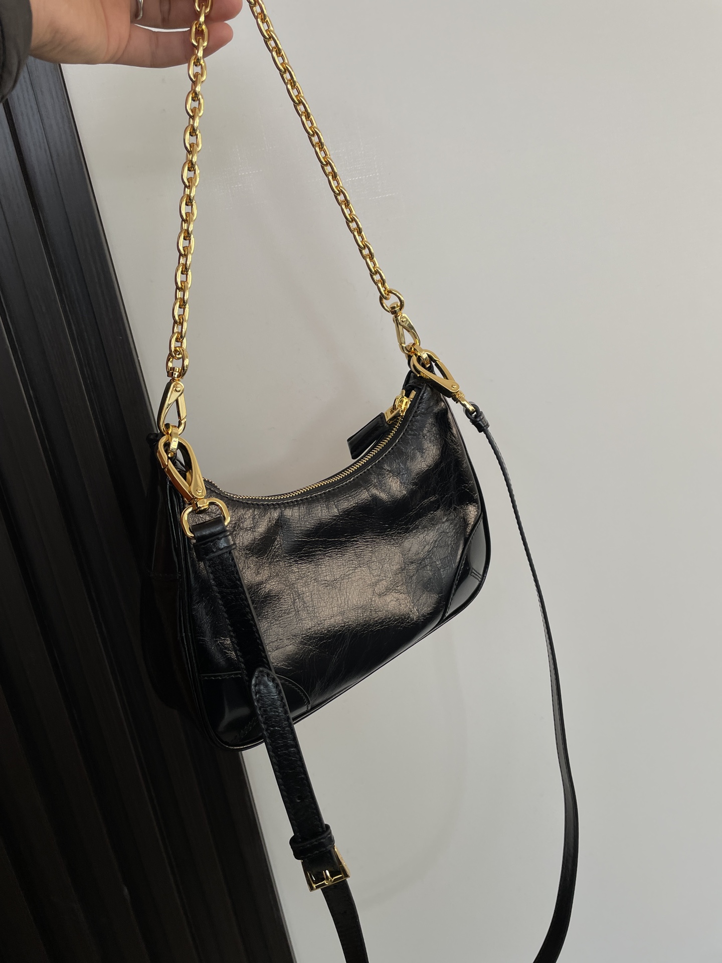 PRADA Re-Edition 2002 leather shoulder bag Black/Gold Hardware