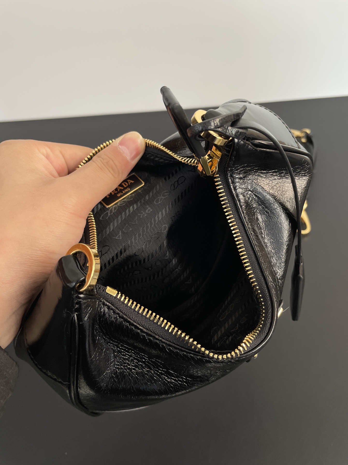 PRADA Re-Edition 2002 leather shoulder bag Black/Gold Hardware