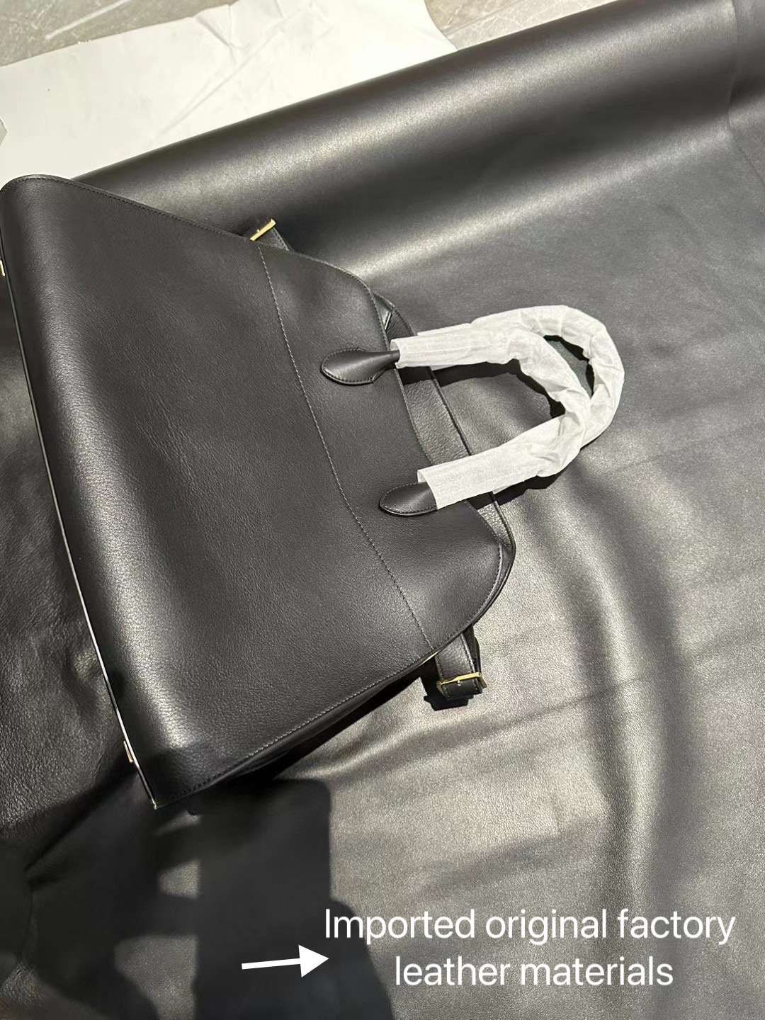 THE ROW Soft Margaux 15 Bag in Leather Black/Gold Hardware