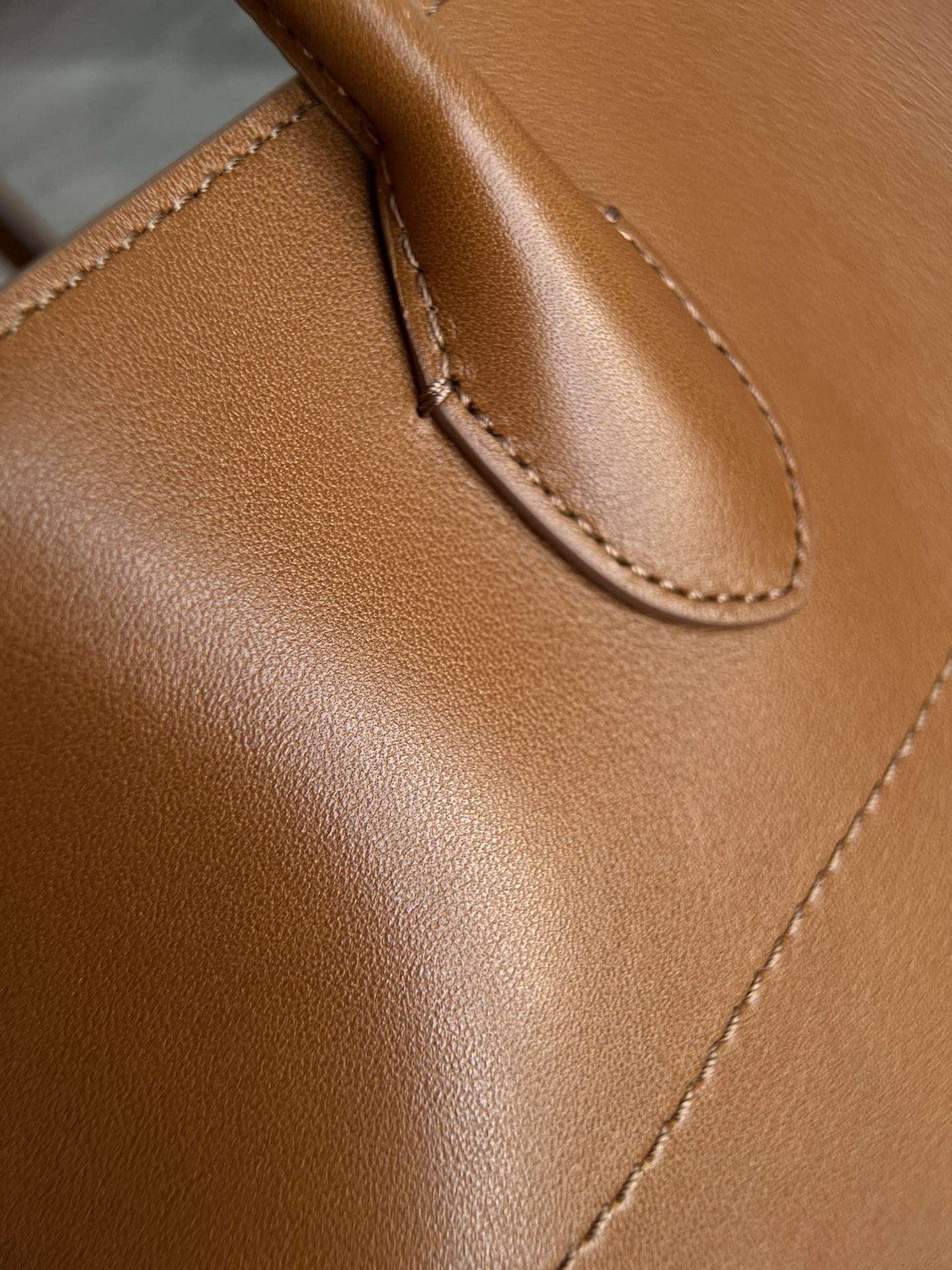 THE ROW Soft Margaux 15 Bag in Leather Cuir/Gold Hardware