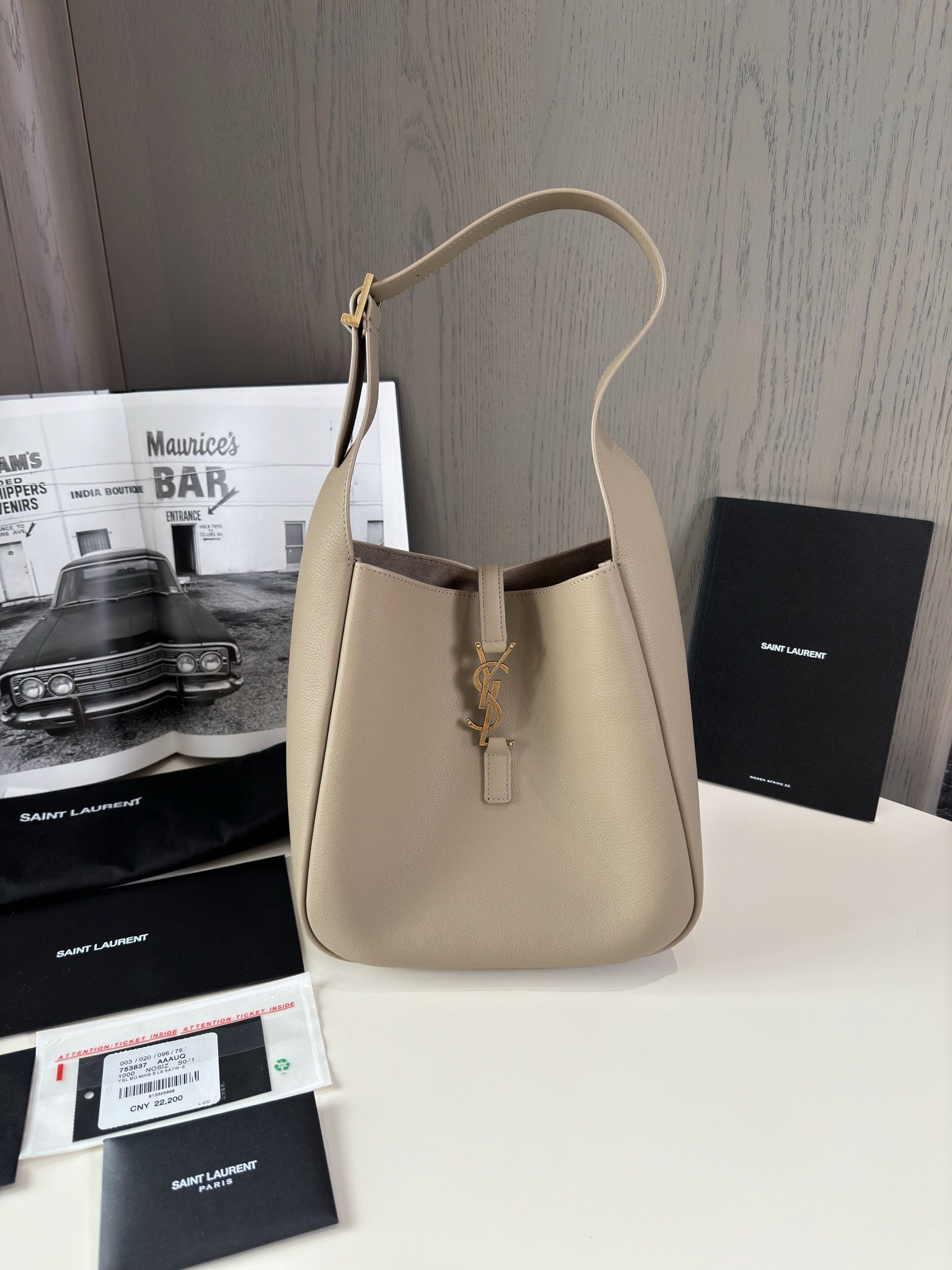 SAINT LAURENT LE 5 À 7 Supple Small bag in grained leather Dusty Grey