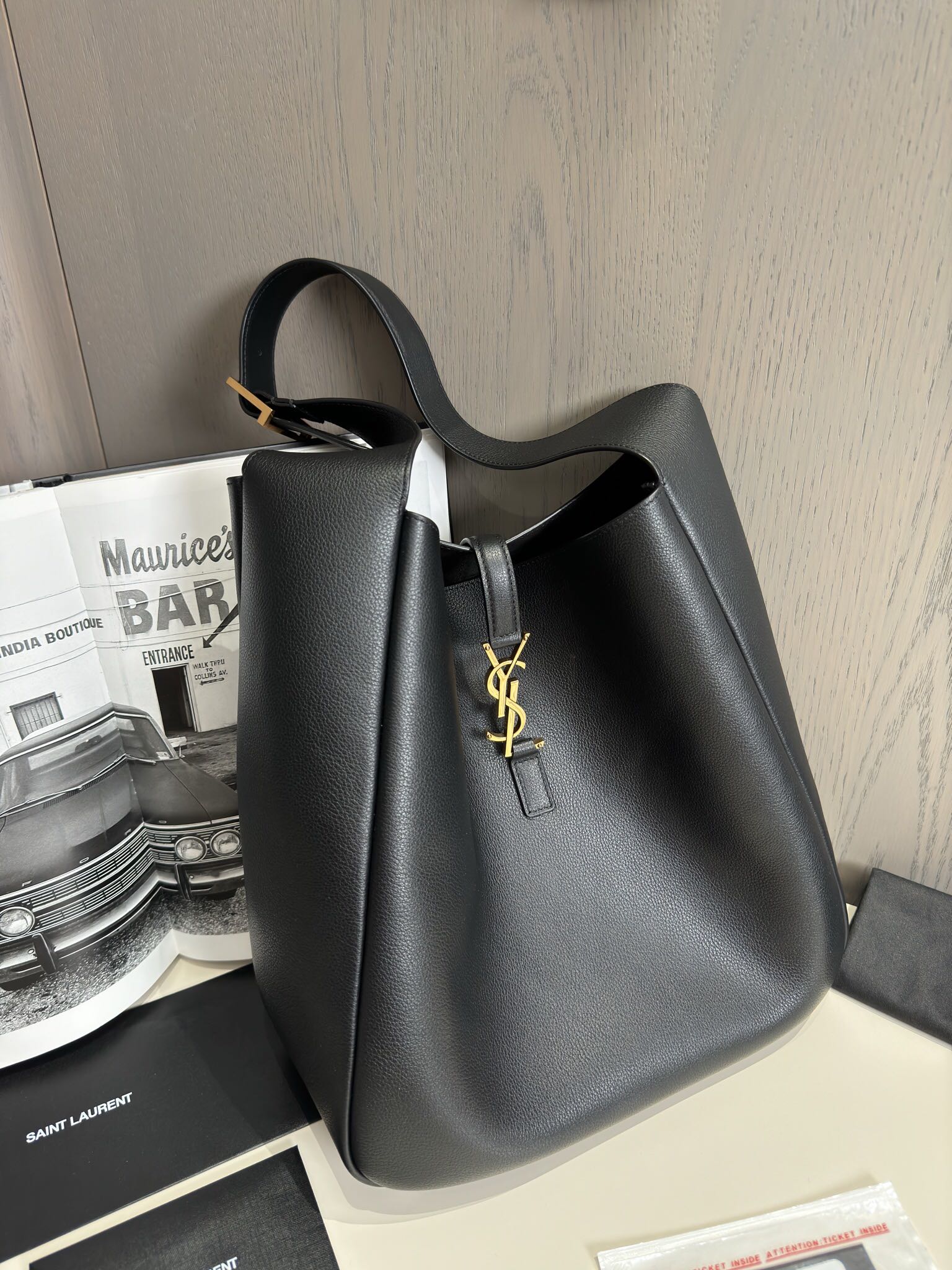 SAINT LAURENT LE 5 À 7 Supple Large bag in grained leather Black