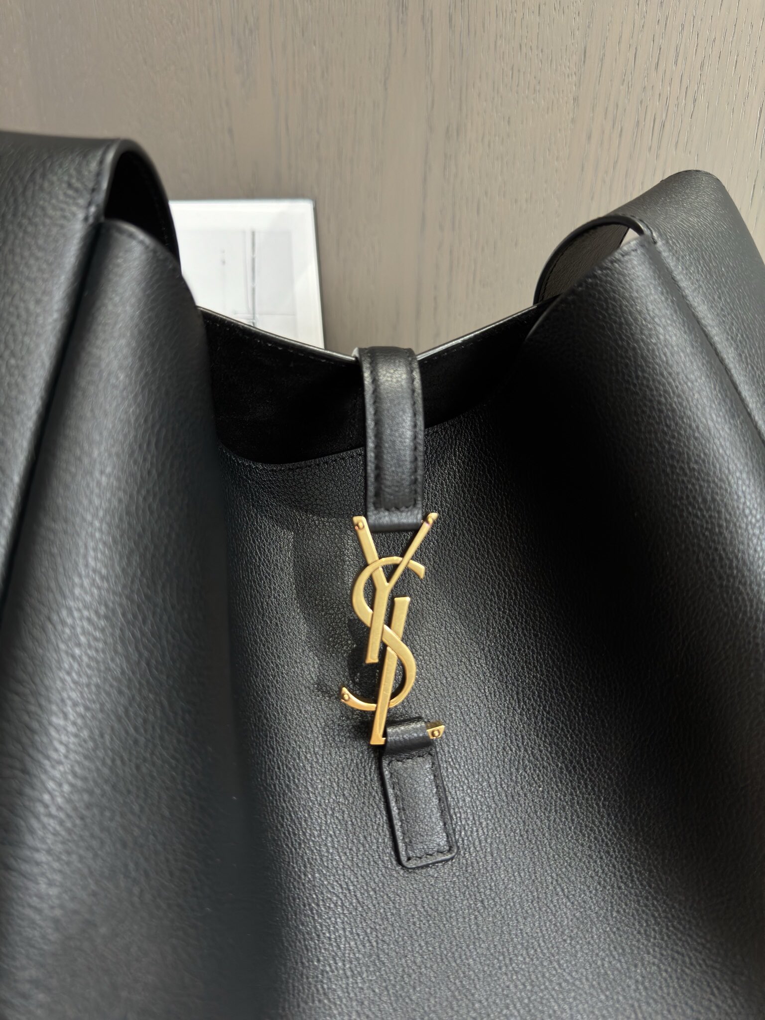 SAINT LAURENT LE 5 À 7 Supple Large bag in grained leather Black